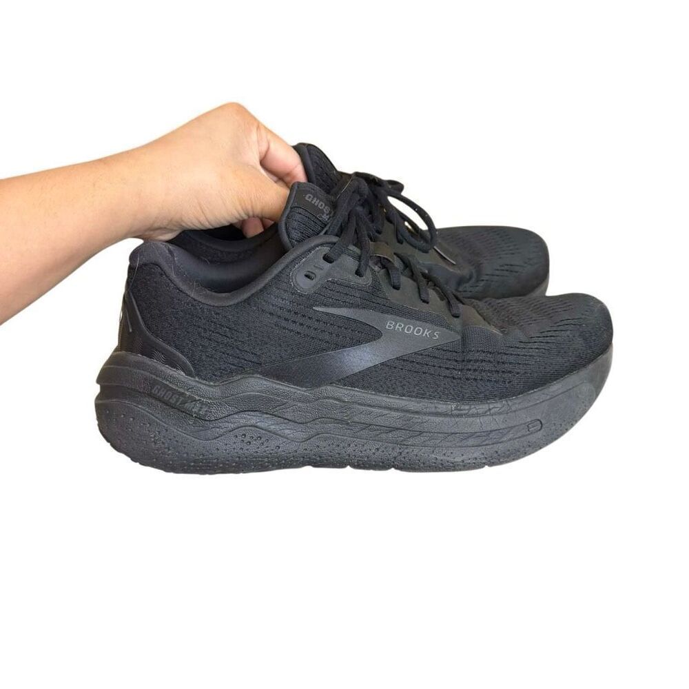 Brooks Ghost Max 2 Womens Size 10 Medium B Black Ebony Sneakers 1204201b020